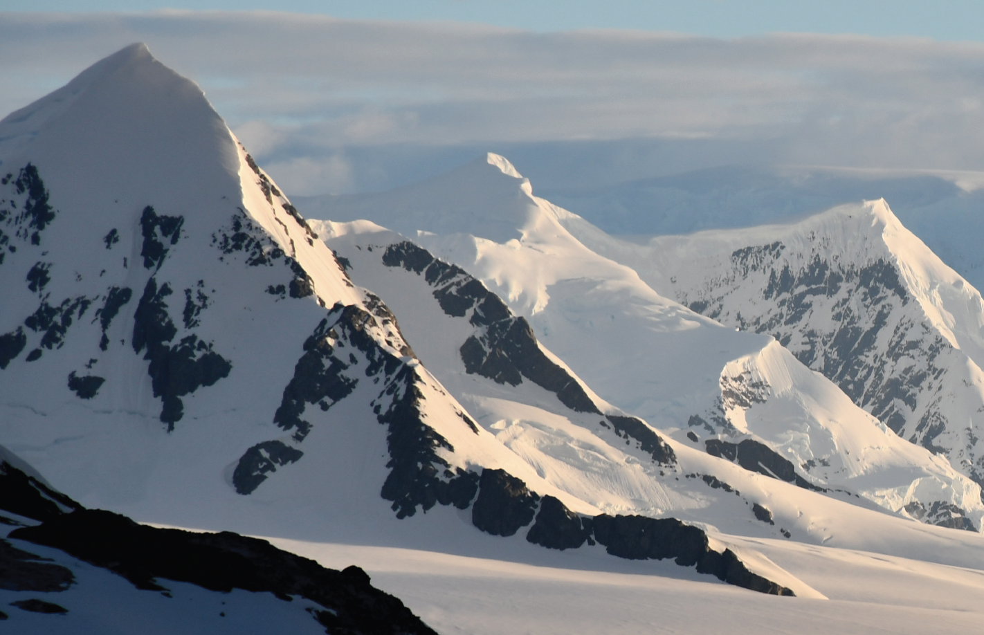 Ártico & Antártica. Chile y Canadá: Desafíos de cooperación Internacional y Ciencia
